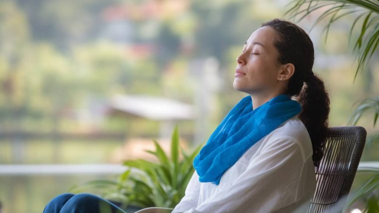 « Comment intégrer la méditation pleine conscience dans votre routine quotidienne pour réduire le stress »