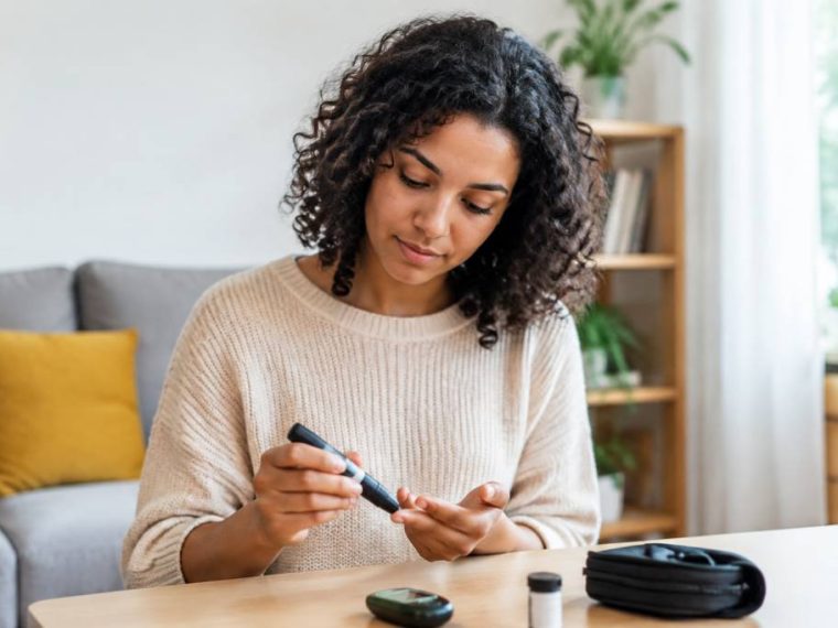 Jet dentaire avant ou après brossage : quel est le meilleur moment pour l’utiliser ?