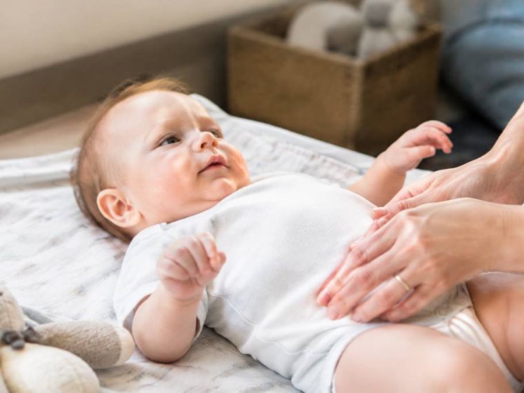 Bébé qui ne prend pas de poids : quand consulter et que faire ?